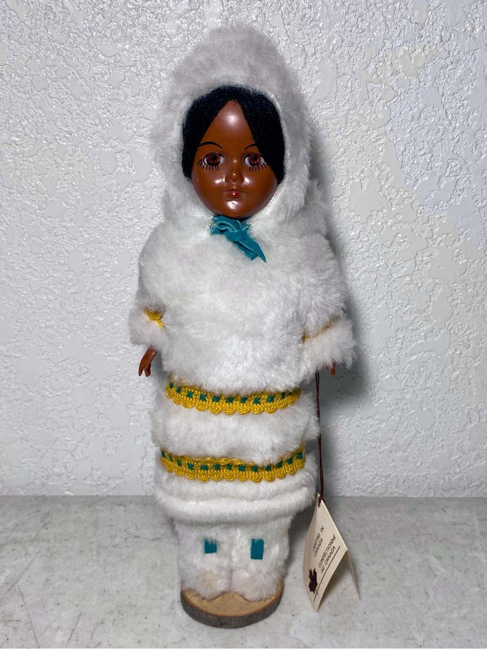 Vintage Indien Art Eskimo Crafted In Canada Native American Indian Collectible